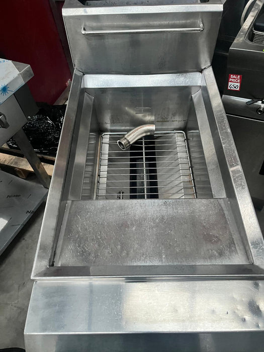 Commercial Blue Seal GT-18 Single Tank Twin Basket Gas Fryer- Refurbished Canmac Refurbished