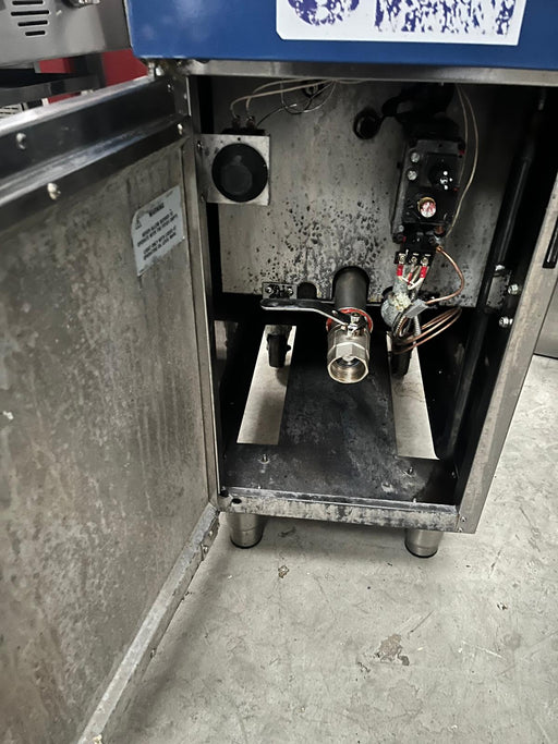 Commercial Blue Seal GT-18 Single Tank Twin Basket Gas Fryer- Refurbished Canmac Refurbished