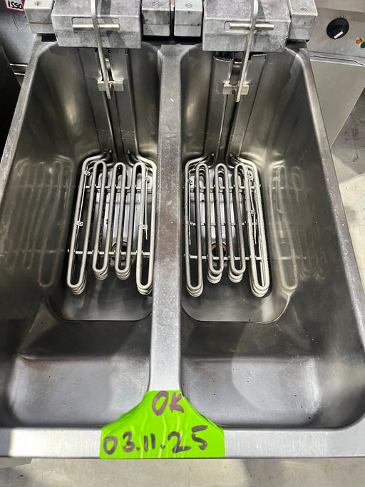 Share VALENTINE TWIN TANK & BASKET ELECTRIC FRYER 3 PHASE REFURBISHED Canmac Catering Equipment