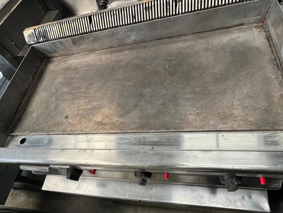 Empire 3 Burner Gas Griddle 950mm EMP-GD950 - Refurbished Canmac Refurbished