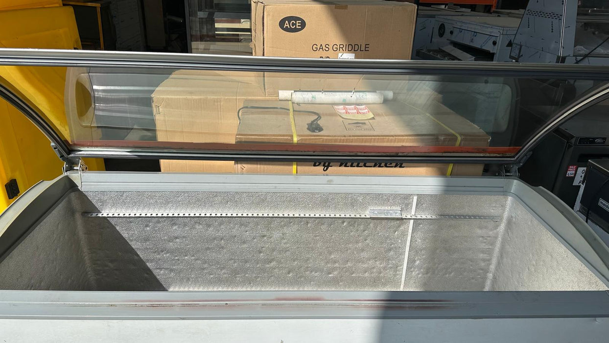 Novum 601L Glass Curve Top Display Freezer -Refurbished Canmac Catering Equipment