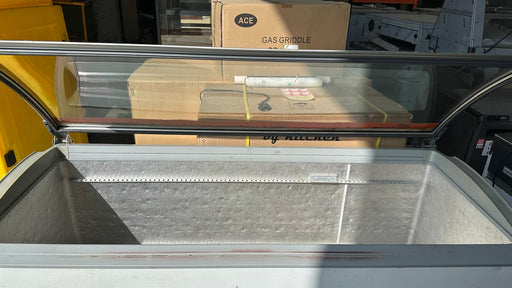 Novum 601L Glass Curve Top Display Freezer -Refurbished Canmac Catering Equipment