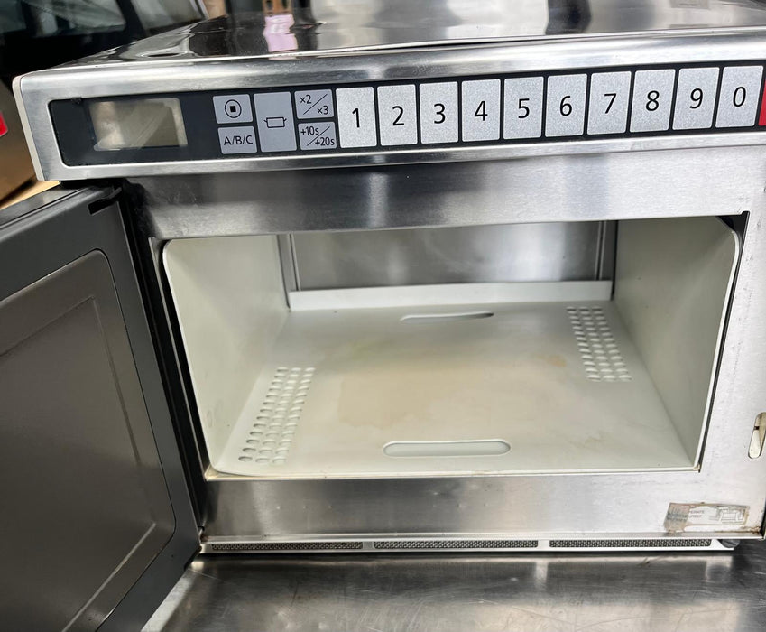 Panasonic NE-1878 Heavy Duty Solid Door 1800W Commercial Microwave-Refurbished Canmac Refurbished