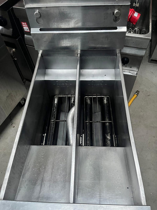 Commercial Pitco Twin Tank Twin Basket Gas Fryer SG14T- Refurbished Canmac Refurbished