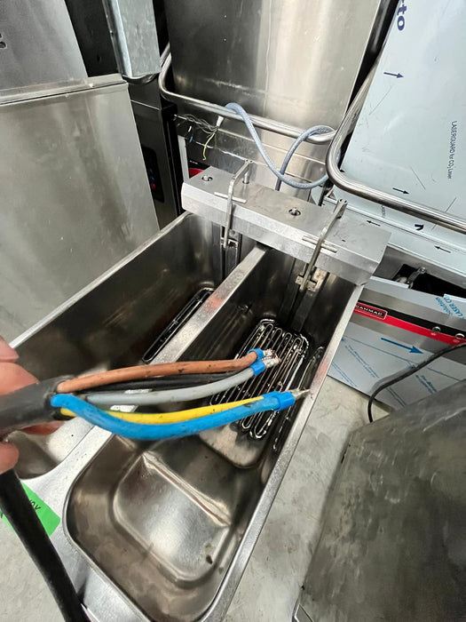 Valentine Twin Basket Electric 3 Phase Fryer V2200 T - Refurbished