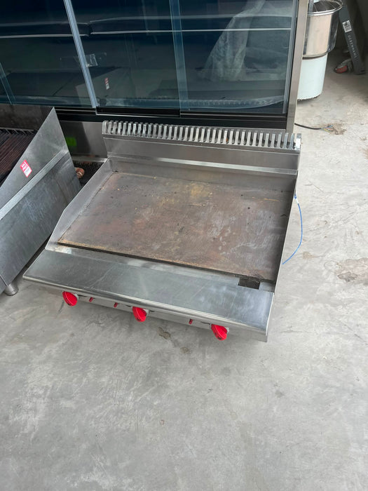 Commercial 3 Burner Gas Griddle Flat Top Hot Plate Catering Resturant 82cm Canmac Catering Equipment