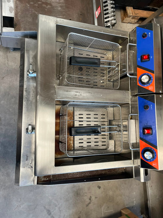 Adexa GF182 Commercial Twin Tank Gas Fryer – 2 x 17L – Natural Gas – 27kW Canmac Catering Equipment