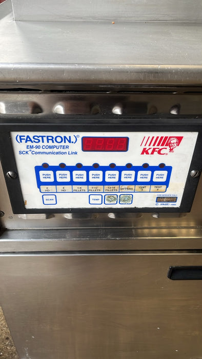 Henny Penny PFG-600 Gas Pressure Fryer 22L FASTRON EM-90 Commercial Canmac Catering Equipment