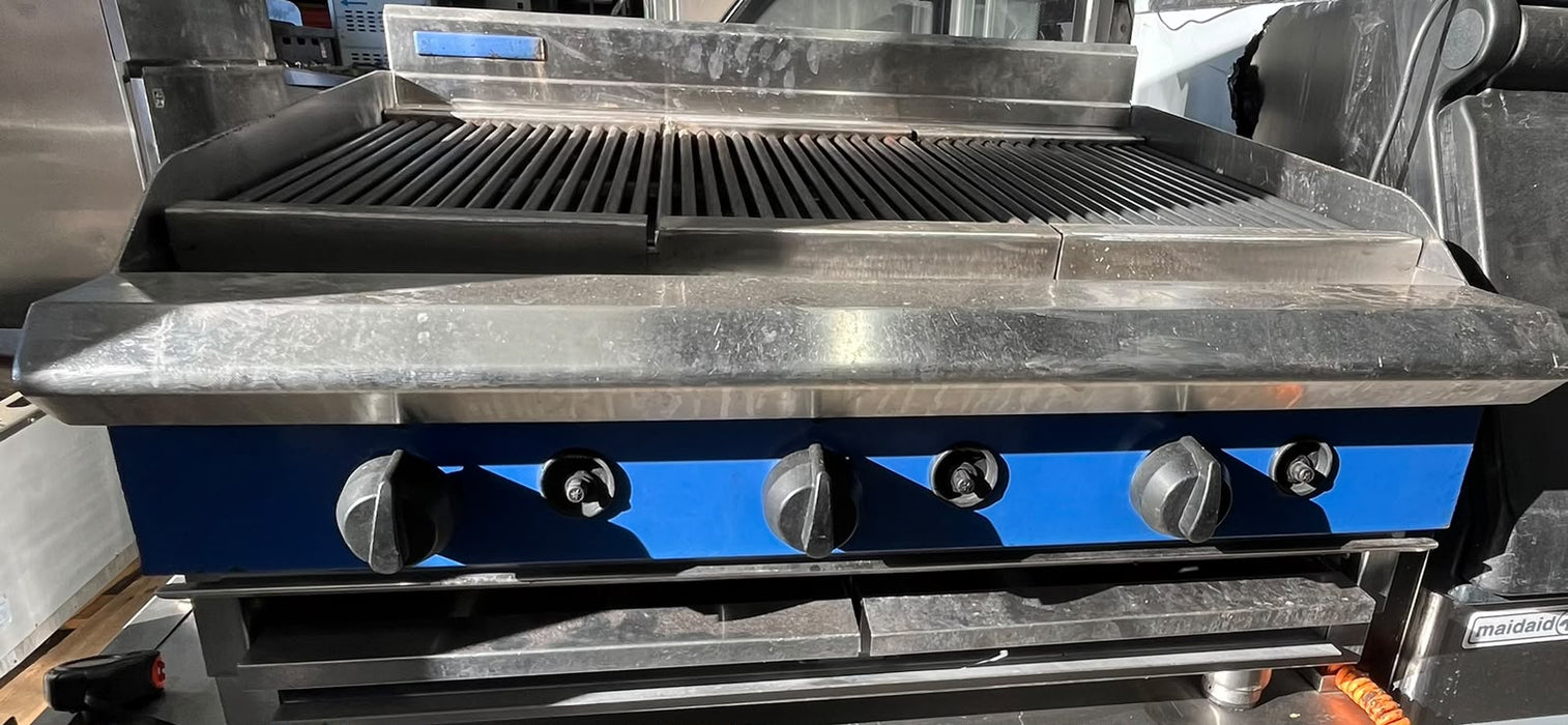 BlueSeal 3 Burner Gas Chargrill Stainless Steel Catering Grill 90cm Refurb Canmac Catering Equipment