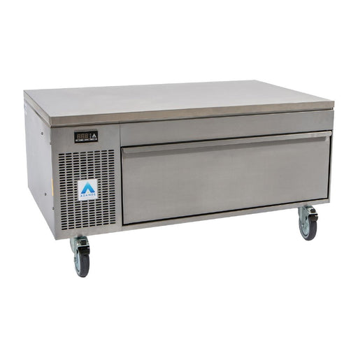 Capacity: 4x 1/1GN (86Ltr). High castors and solid top.