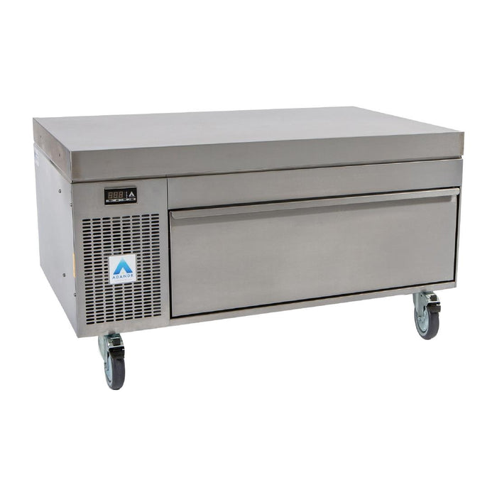 Capacity: 4x 1/1GN (86Ltr). High castors and heat shield top.