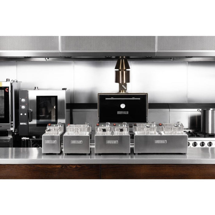 Buffalo Twin Tank Twin Basket 2x5Ltr Countertop Fryer 2x2.8kW Buffalo