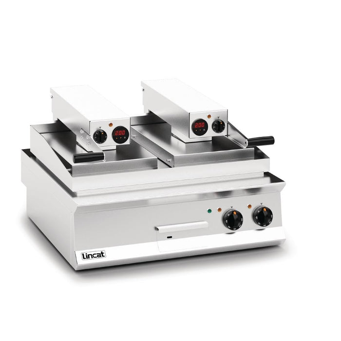 Electric. Steel. Power: 17.2kW. Ribbed + Flat Plate