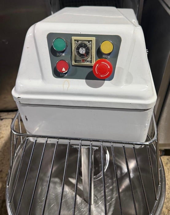 Share Commercial Professional Spiral Dough Mixer 30L -Refurbished Canmac Refurbished
