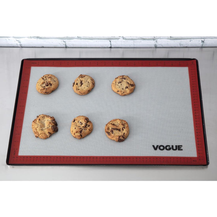 Vogue Non-Stick Silicone Baking Mat 585 x 385mm Vogue