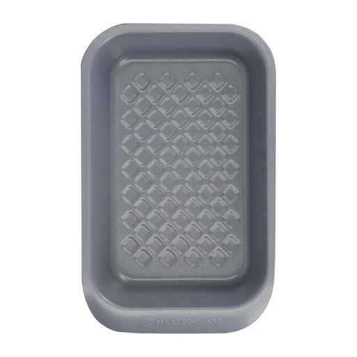 MasterClass Smart Ceramic bakeware sets a new standard for non-stick performance. The double ceramic coating is ultra durable, and ensures effortless cleaning and effective food release. To save space, all pieces nest inside the largest roasting tin.