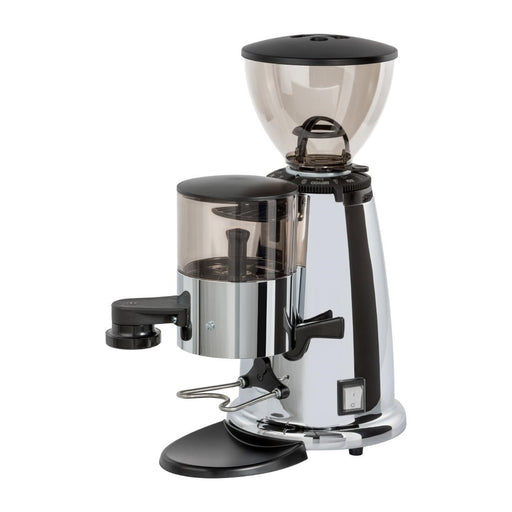 Integrated ground coffee dispenser. Max 150 coffees per day