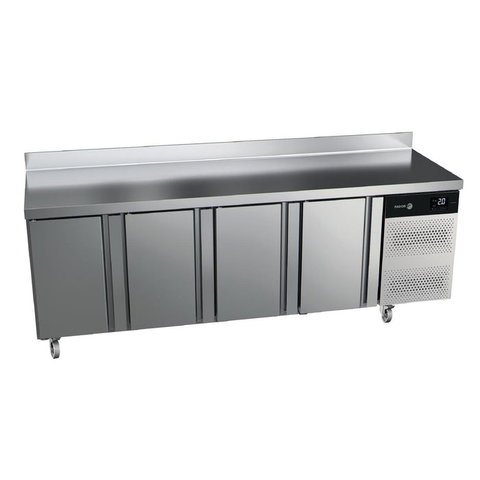 195W. Net capacity: 371Ltr