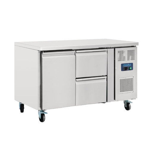 350W. Total usable capacity: 142 Ltr. R600a