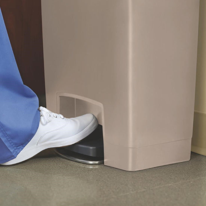 Rubbermaid Slim Jim Step-On Pedal Bin Beige 50Ltr Slim Jim