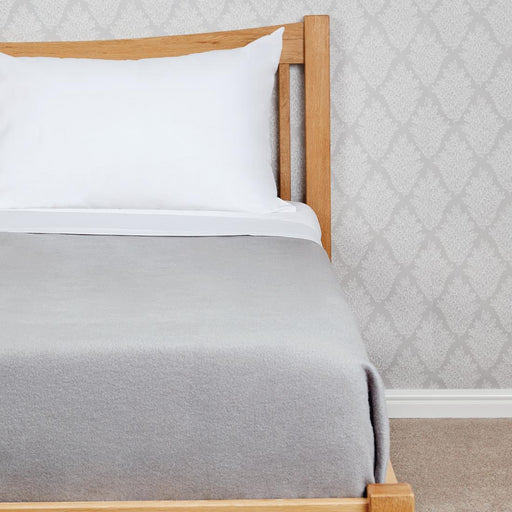 Polyester Fleece with Acrylic Binding | Size: 178 x 239cm