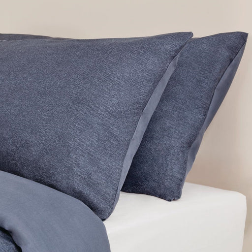 Essentials Skye rev pillowcase stripe - Navy -  Housewife 48x75cm (PAIR)