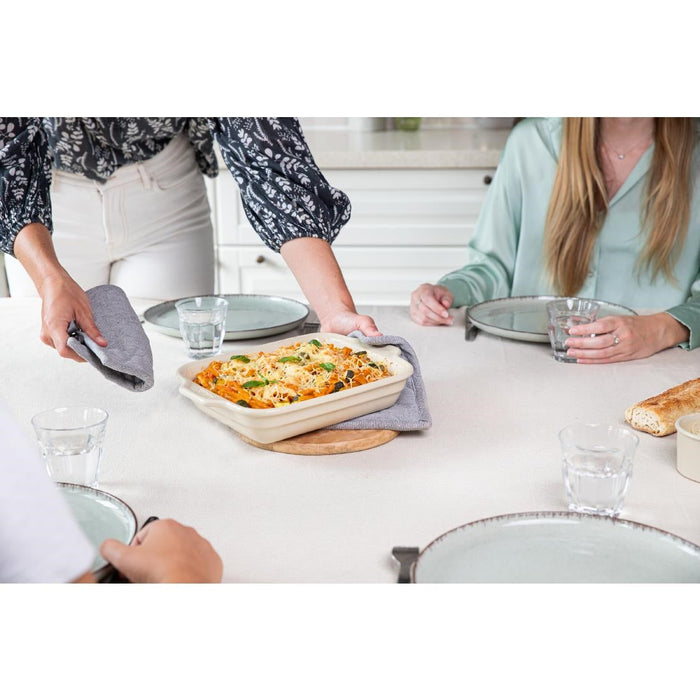 Pyrex Ceramic Rectangular Roasting Dish 290x220mm Pyrex