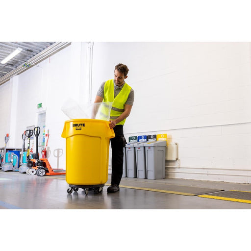 Rubbermaid BRUTE Container Yellow 167Ltr Brute