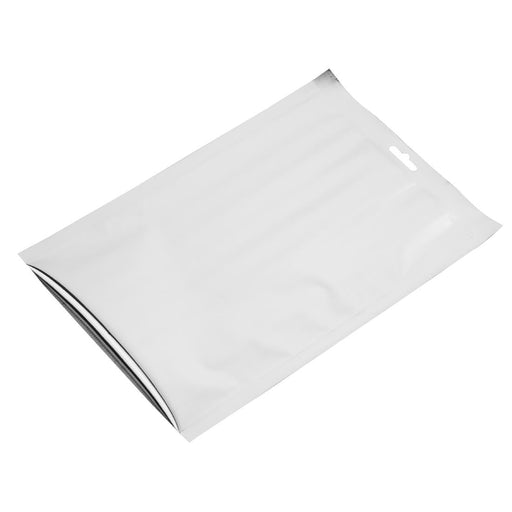 Vogue Gold Embossed Vacuum Pouches 200x300mm (100 Pack) Vogue