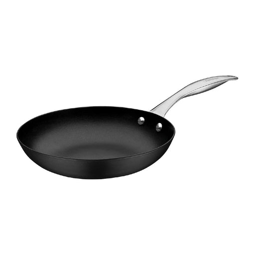 Size: 26cm. Capacity: 2.1Ltr. Enamel cast iron. Induction compatible