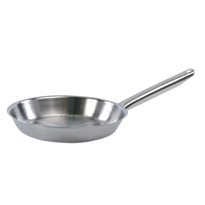Size:24cm. Capacity: 1.4Ltr. Material: Stainless steel. Induction compatible. Compatible with lid: K834.