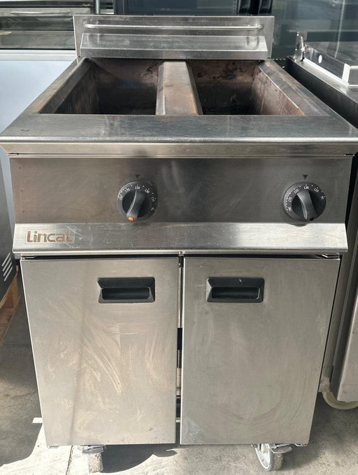 Lincat Twin Tank Twin Basket Free Standing Electric Fryer - Refurbished Canmac Catering Equipment