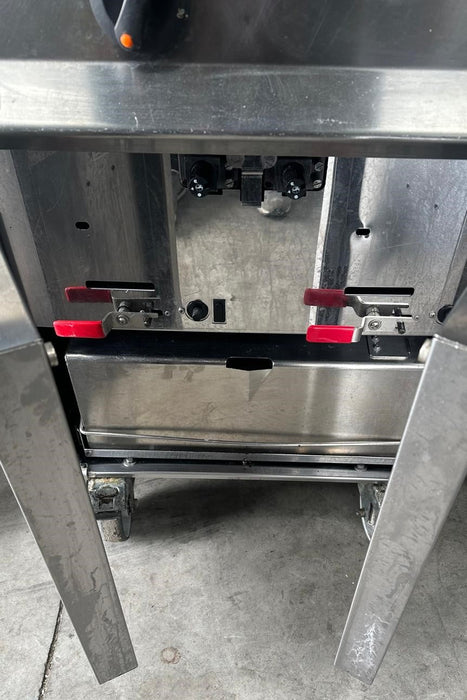 Lincat Twin Tank Twin Basket Free Standing Electric Fryer - Refurbished Canmac Catering Equipment