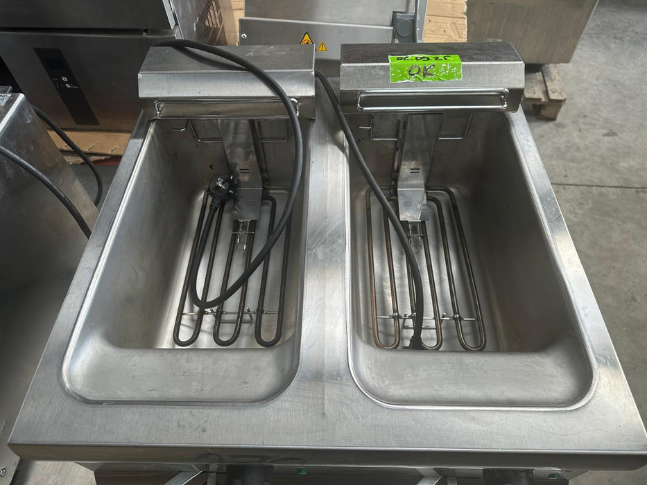 Lincat Twin Tank Twin Basket Countertop Electric Fryer - Refurbished Canmac Catering Equipment
