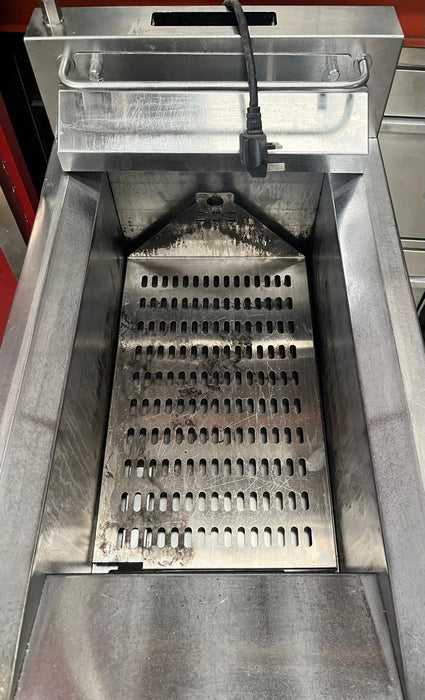 Lincat Opus Natural Gas Single Tank Fryer with Pumped Filtration-Refurbished Canmac Refurbished