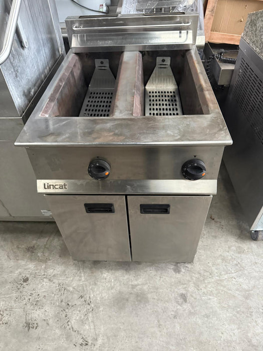 LINCAT OPUS TWING TANK DOUBLE BASKET GAS FRYER REFURBISHED Canmac Catering Equipment