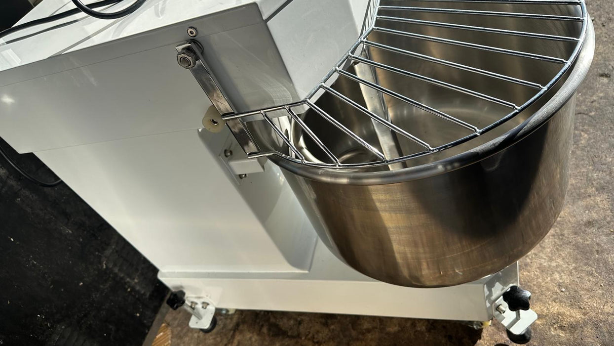 Commercial Spiral Dough Mixer Machine 30L - Refurbished Canmac Catering Equipment