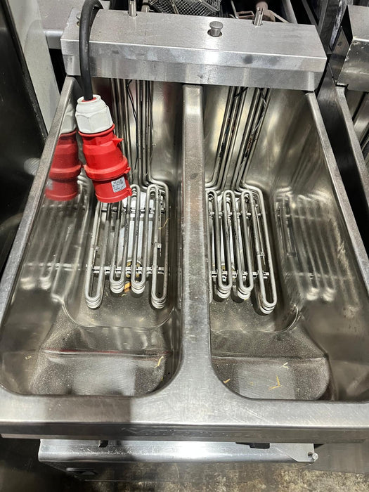VALENTINE TWIN TANK & BASKET 3 PHASE ELECTRIC FRYER-Refurbished Canmac Refurbished