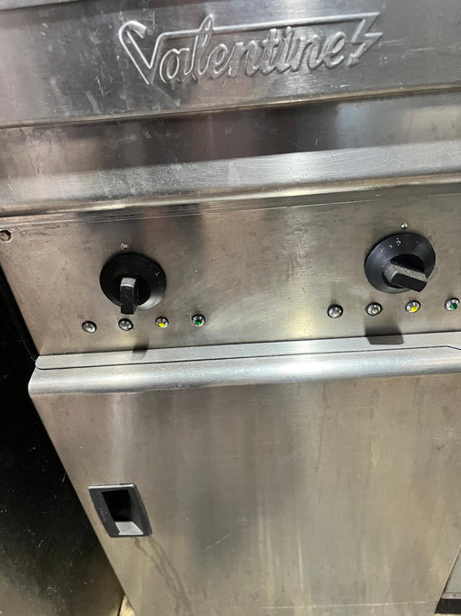 VALENTINE TWIN TANK & BASKET 3 PHASE ELECTRIC FRYER-Refurbished Canmac Refurbished