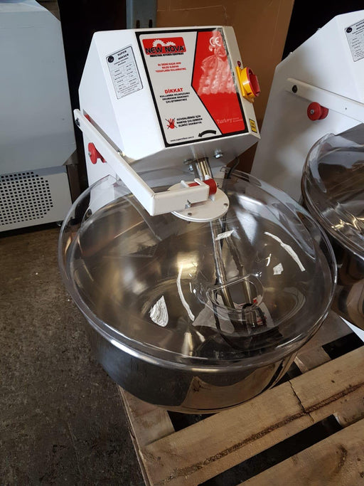 25 Kg Dough Mixer with Lid - Canmac Catering